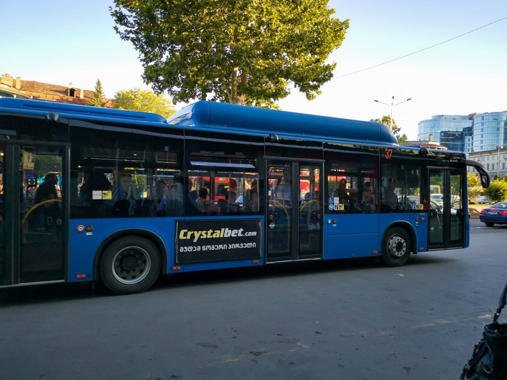 autobusy komunikacja transport w Tbilisi
